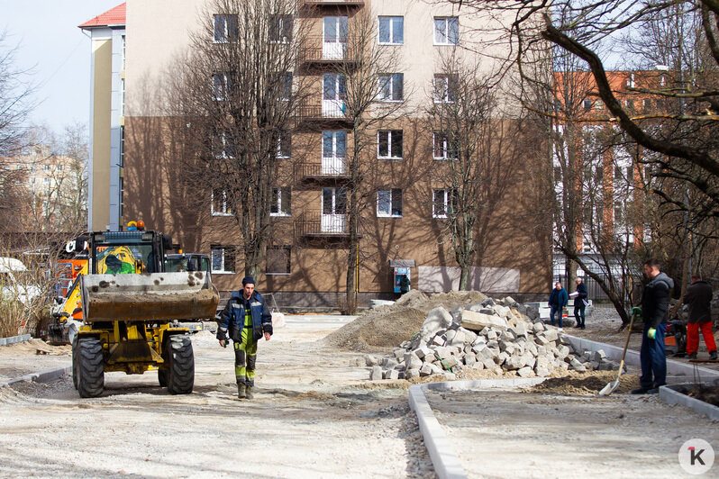 Расширят парковку и построят велодорожку: как идёт ремонт двух улиц в центре Калининграда (фоторепортаж) - Новости Калининграда | Фото: Александр Подгорчук / «Клопс»