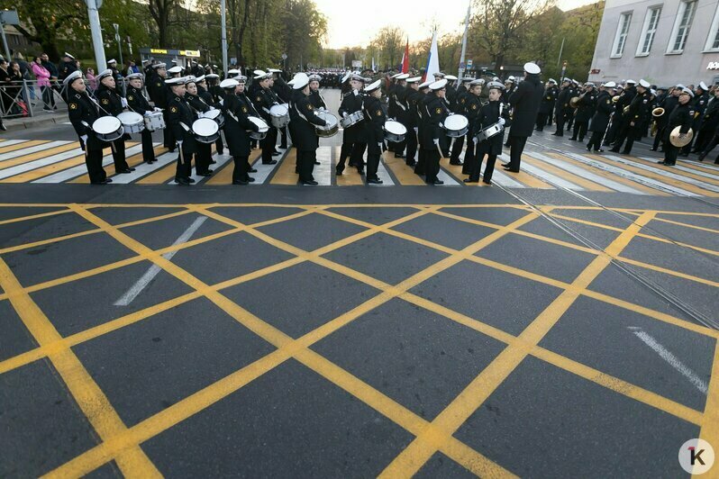 В Калининграде прошла первая ночная репетиция парада Победы (фоторепортаж) - Новости Калининграда | Фото: Александр Подгорчук / «Клопс»