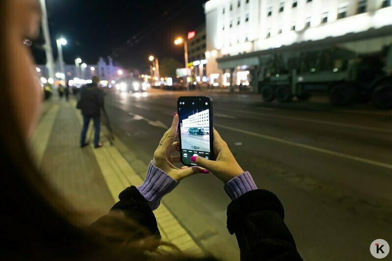 В Калининграде прошла первая ночная репетиция парада Победы (фоторепортаж) - Новости Калининграда | Фото: Александр Подгорчук / «Клопс»