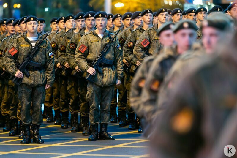 В Калининграде прошла первая ночная репетиция парада Победы (фоторепортаж) - Новости Калининграда | Фото: Александр Подгорчук / «Клопс»