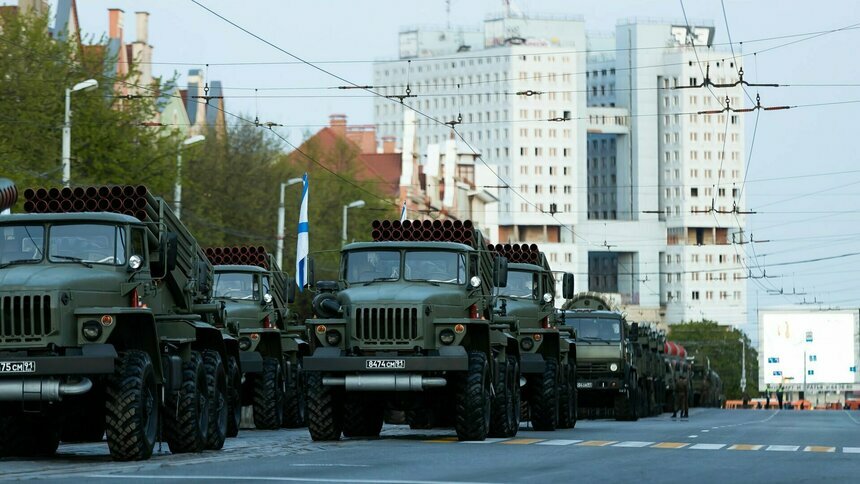 В Калининграде 7 мая центральные улицы перекроют до 13:00 для репетиции парада Победы - Новости Калининграда | Фото: Александр Подгорчук / Архив «Клопс»