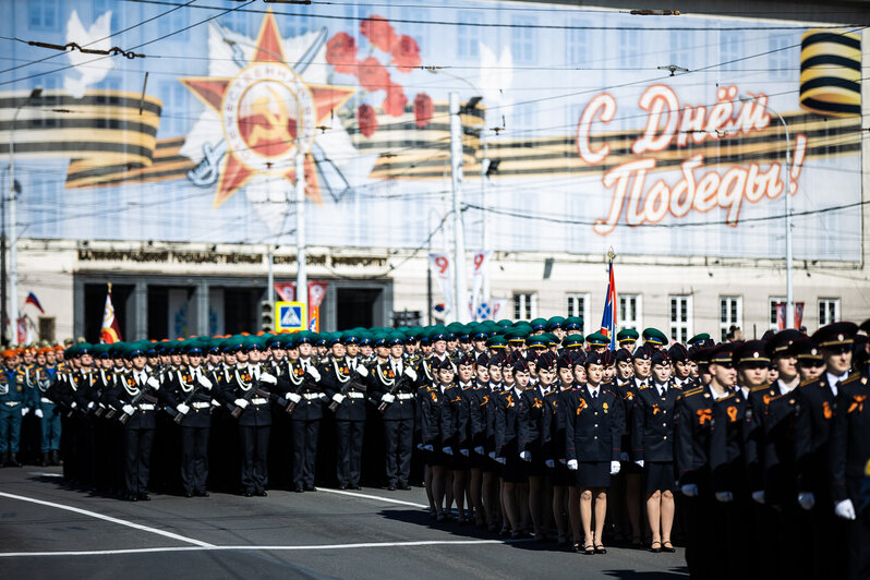 «Хирург», танки и женские лица: в Калининграде прошёл парад Победы (фоторепортаж) - Новости Калининграда | Фото: Александр Подгорчук / «Клопс»