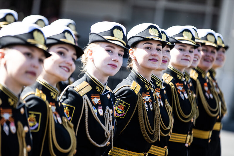 «Хирург», танки и женские лица: в Калининграде прошёл парад Победы (фоторепортаж) - Новости Калининграда | Фото: Александр Подгорчук / «Клопс»