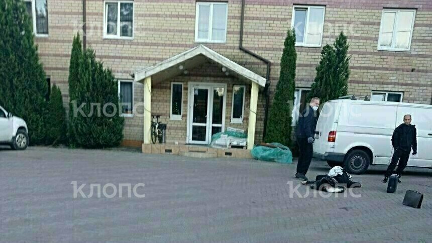 Жительница Немана на костылях выходила из такси, оступилась, ударилась головой и умерла - Новости Калининграда | Фото очевидцев