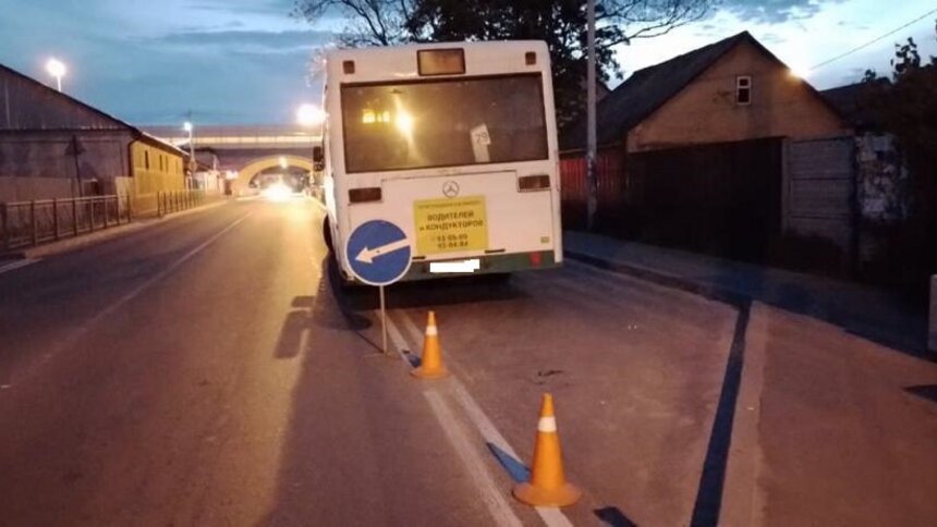 В Большом Исаково старушка оступилась на тротуаре и упала под колесо автобуса - Новости Калининграда | Фото: пресс-служба регионального УМВД