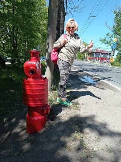 «Придорожный грязнулька открыл глазки»: супруги из Калининграда раскрасили 56-й старинный пожарный гидрант  - Новости Калининграда | Фото: Инга Долотова