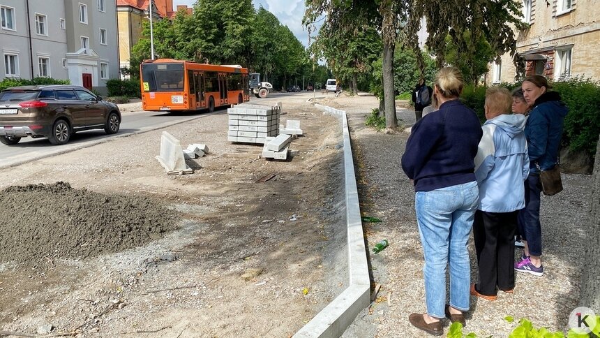 «Распивочный узел»: жители Судостроительной ополчились против новой остановки в двух шагах от дома - Новости Калининграда | Фото: Александр Подгорчук / «Клопс»