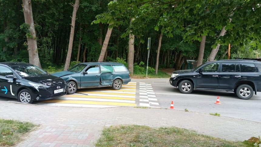 В Светлогорске после столкновения двух машин одну из них отбросило на встречку в третье авто - Новости Калининграда | Фото: пресс-служба регионального УМВД