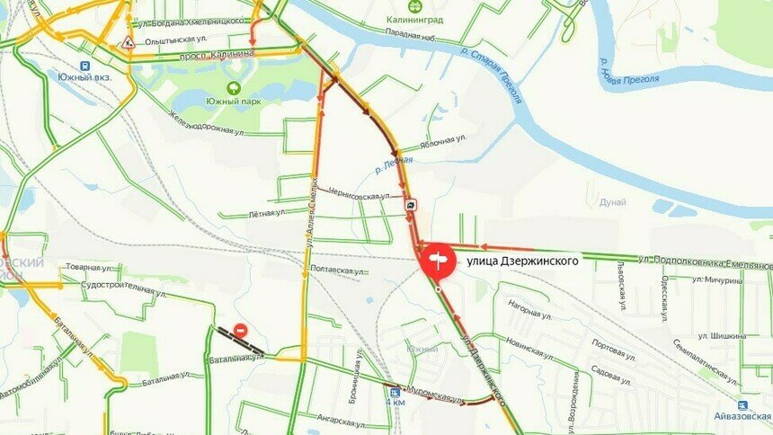 Дзержинского встала в пробке из-за ДТП на пересечении с Космодемьянской - Новости Калининграда