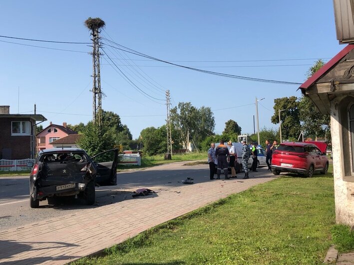 В Полесске столкнулись три машины: по предварительным данным, пострадали трое взрослых и 4 ребёнка   - Новости Калининграда | Фото: Алексей Рябов, группа «Адекватный Полесск» / «ВКонтакте»