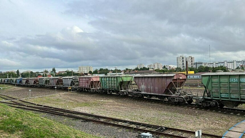 В Калининград после снятия Литвой ограничений на транзит грузов прибыл первый поезд с цементом - Новости Калининграда | Фото: пресс-служба правительства Калининградской области