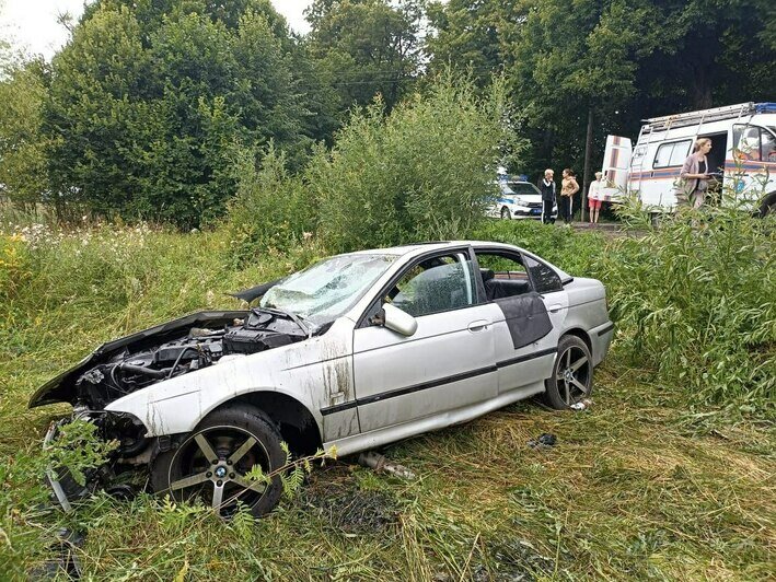 При столкновении BMW и Mitsubishi под Полесском пострадали шесть человек (фото)   - Новости Калининграда | Фото: пресс-служба региональной ГИБДД, очевидцы