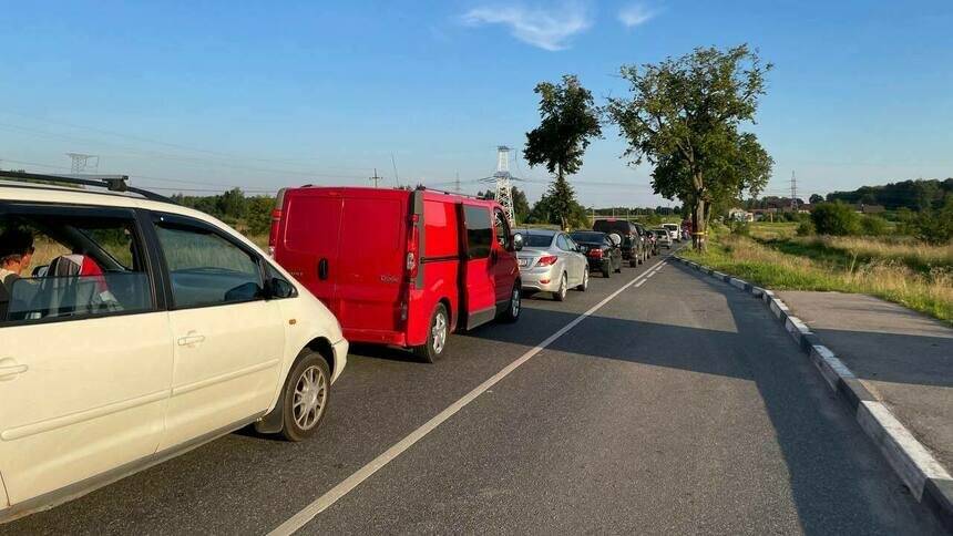 На въезде в Калининград образовалась пятикилометровая пробка - Новости Калининграда | Фото очевидцев