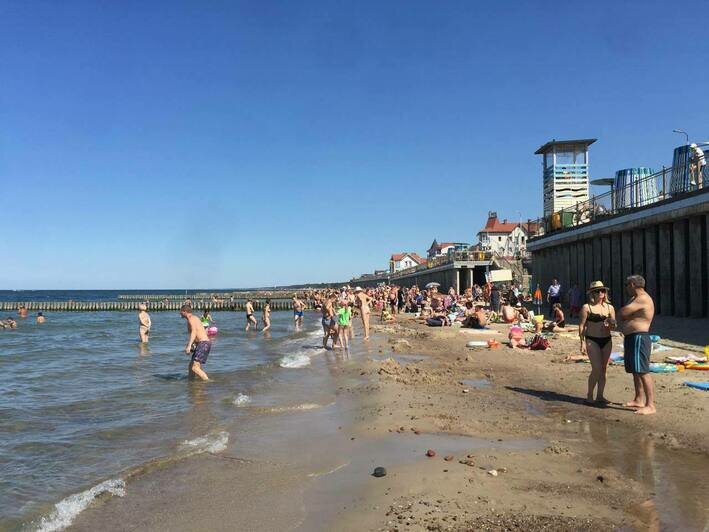 Алиханов показал заполненный отдыхающими пляж в Зеленоградске (фото) - Новости Калининграда | Фото: очевидец