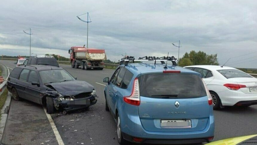 На Северном обходе произошло ДТП с участием трёх автомобилей  - Новости Калининграда | Фото: пресс-служба региональной ГИБДД