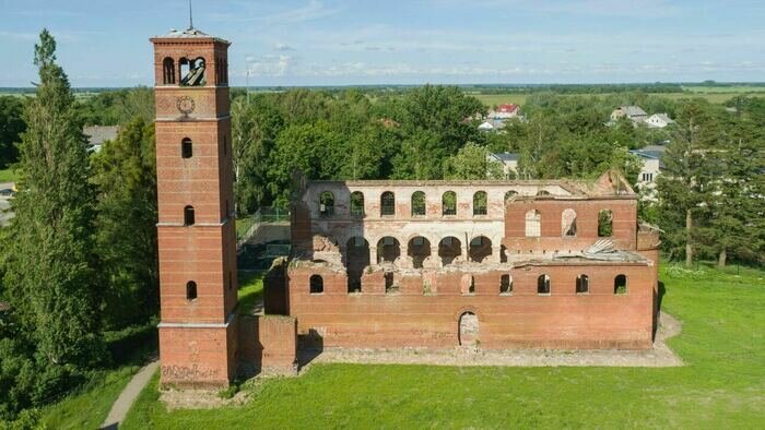 Агрохолдинг «Залесье» помогает благоустраивать территорию кирхи Меляукен - Новости Калининграда