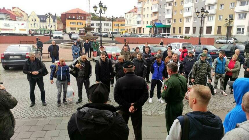 В Черняховске проводили призванных по частичной мобилизации - Новости Калининграда | Фото: Telegram-канал Сергея Булычева