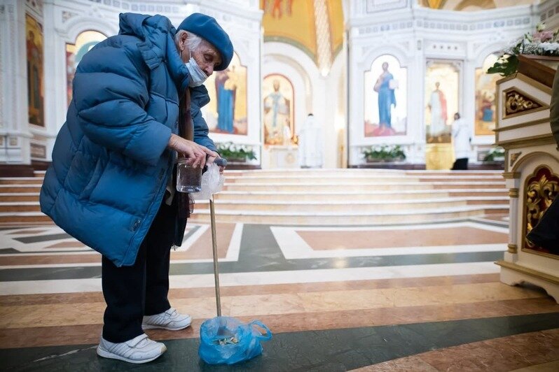 В главном храме Калининграда освятили воду (фоторепортаж) - Новости Калининграда | Фото: Александр Подгорчук / «Клопс»