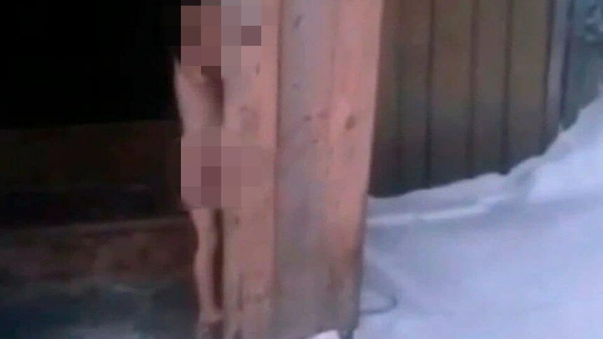 В Алтайском крае родители выгоняли шестилетнего мальчика голым на мороз в качестве наказания - Новости Калининграда | Скриншот видеозаписи паблика «Барнаул 22»