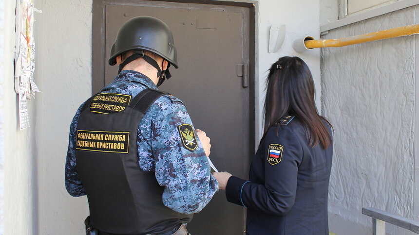Жительница Черняховска задолжала по кредитам и коммуналке более 220 тысяч и чуть не лишилась квартиры - Новости Калининграда | Фото: пресс-служба УФСПП России по Калининградской области