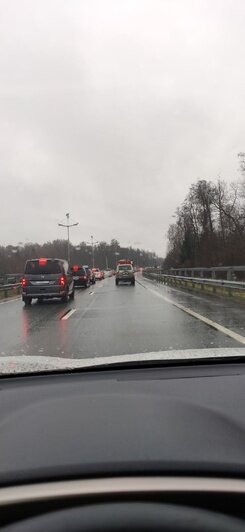 На Приморском кольце бензовоз столкнулся с легковушкой (видео) - Новости Калининграда | Фото от очевидца