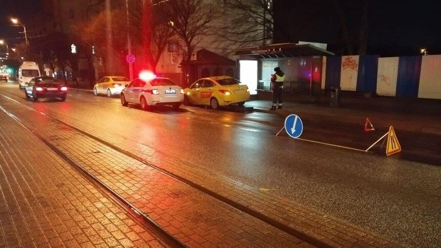 На Черняховского сбили женщину, которая шла от остановки к трамваю - Новости Калининграда | Фото: пресс-служба регионального УМВД