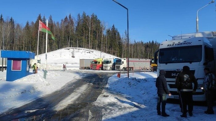 В ловушке пробки из тысяч фур: крик души калининградского дальнобойщика, застрявшего на границе с Литвой (видео) - Новости Калининграда | Фото: Иван