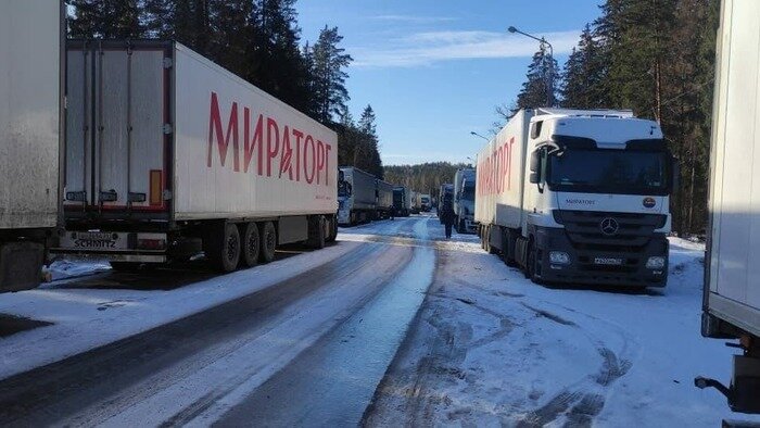 В ловушке пробки из тысяч фур: крик души калининградского дальнобойщика, застрявшего на границе с Литвой (видео) - Новости Калининграда | Фото: Иван