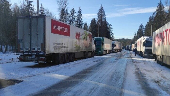 В ловушке пробки из тысяч фур: крик души калининградского дальнобойщика, застрявшего на границе с Литвой (видео) - Новости Калининграда | Фото: Иван