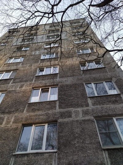 Жил один и злоупотреблял алкоголем: в Калининграде при пожаре в девятиэтажке на Инженерной погиб мужчина - Новости Калининграда | Фото: Следственный комитет по Калининградской области 