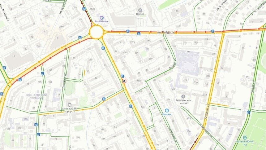 В Калининграде столкнувшиеся автобус и легковушка парализовали движение трёх троллейбусов - Новости Калининграда | Скриншот сервиса «Яндекс. Карты»