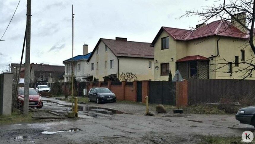 Конфликт из-за шлагбаума: жители переулка на окраине Калининграда вновь загородили проезд - Новости Калининграда | Фото: «Клопс»