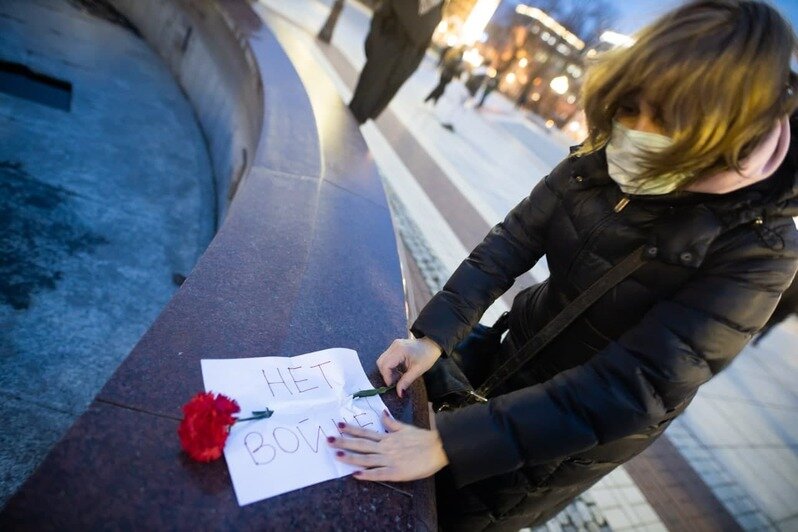 В Калининграде прошла несанкционированная акция против спецоперации РФ на Украине (фоторепортаж) - Новости Калининграда | Фото: Александр Подгорчук / «Клопс»