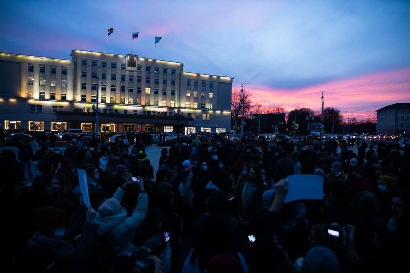 В Калининграде прошла несанкционированная акция против спецоперации РФ на Украине (фоторепортаж) - Новости Калининграда | Фото: Александр Подгорчук / «Клопс»