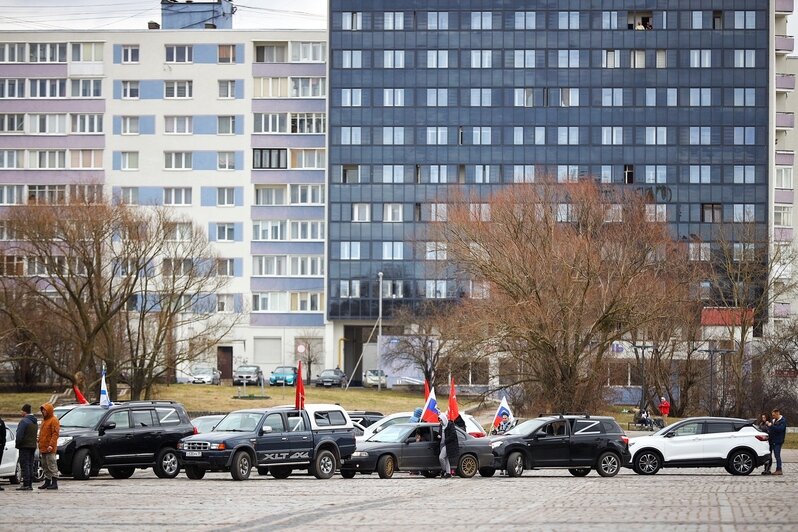 В Калининграде состоялся автопробег в поддержку спецоперации России на Украине (фоторепортаж) - Новости Калининграда | Фото: Александр Подгорчук / «Клопс»