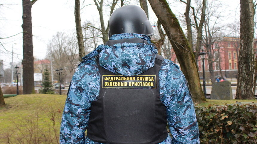 У калининградской стройфирмы арестовали машину за долг по налогам в 1 млн рублей - Новости Калининграда | Фото: пресс-служба УФСПП России по Калининградской области