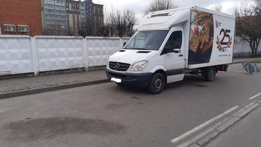 Mercedes сдавал назад: в Калининграде сбили 71-летнюю пенсионерку - Новости Калининграда | Фото: пресс-служба регионального УМВД