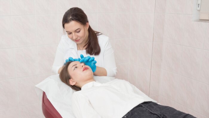 Не просто выписать рецепт, а реально помочь: в калининградской клинике ведёт приём дерматолог Валерия Григорьевна Болотова - Новости Калининграда