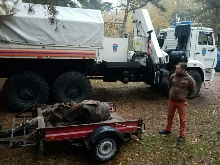 На Куршской косе нашли авиабомбу времён ВОВ (фото)  - Новости Калининграда | Фото: директор нацпарка «Куршская коса» Анатолий Калина