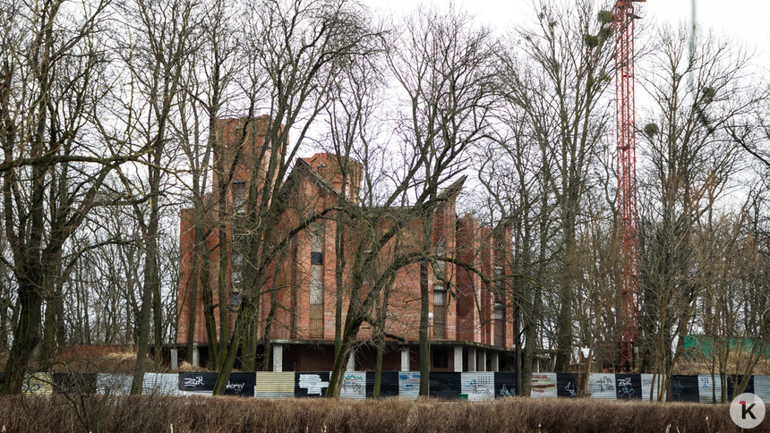 Недостроенная мечеть в Южном парке | Фото: Александр Подгорчук / Архив «Клопс»