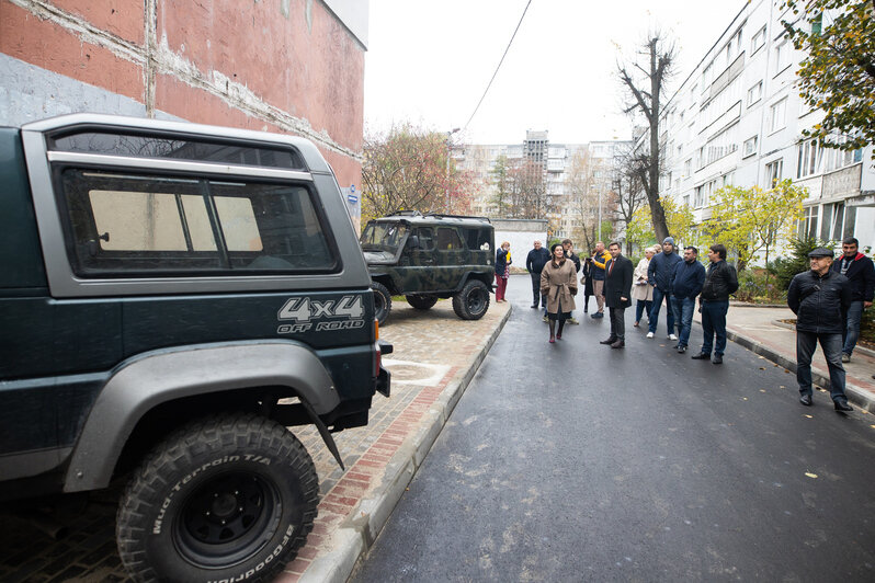 Дятлова не нашла недостатков в недавнем ремонте калининградских дворов (фоторепортаж) - Новости Калининграда | Фото: Александр Подгорчук / «Клопс»