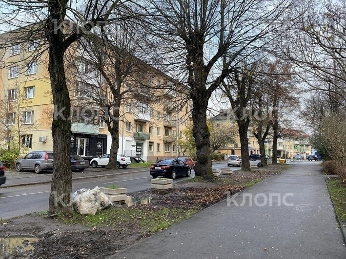 «Перестанут месить грязь в центре города»: на Брамса перекрыли «народную» парковку (фото) - Новости Калининграда | Фото: Александр Подгорчук / «Клопс»