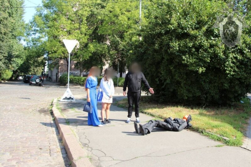 На фото: проверка показаний свидетелей на месте | Фото: региональный СКР