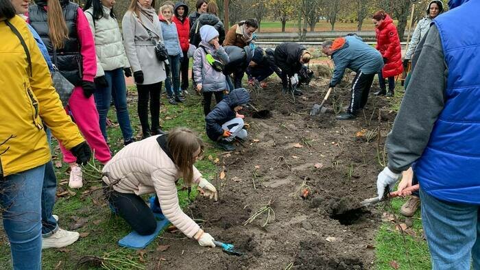 «Нужное и красивое дело»: калининградцы и команда Сбербанка приняли участие в субботнике на острове Канта - Новости Калининграда