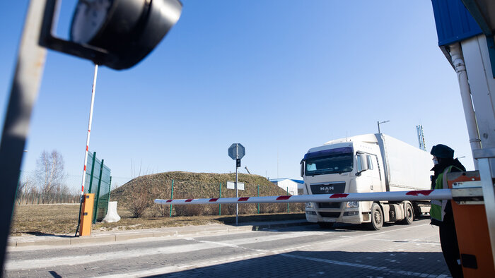 Смертельное ДТП на Ленинском, ограничения Литвы и сбежавший контрактник: 10 событий, которые обсуждали на неделе   - Новости Калининграда | Фото: Александр Подгорчук / Архив «Клопс»