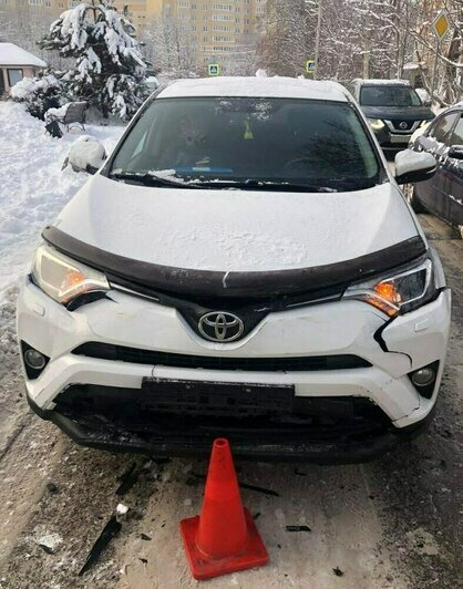 В Калининграде кроссовер врезался в скорую, пострадали два фельдшера - Новости Калининграда | Фото: пресс-служба регионального УМВД