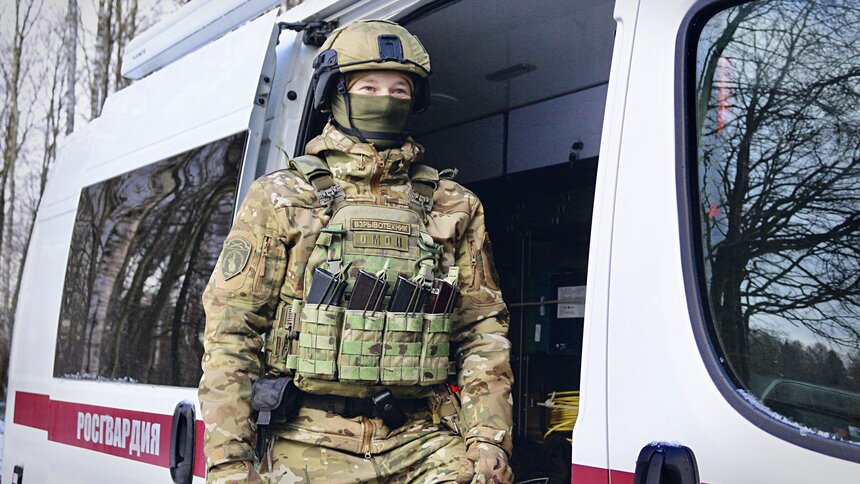 В подъезде дома на Гайдара нашли снаряд времён войны - Новости Калининграда | Фото: пресс-служба Росгвардии