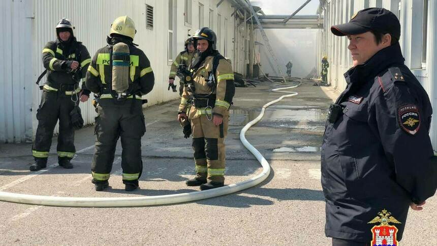 В полиции предупредили о возможных пробках в районе Гагарина, где загорелся склад пивоварни - Новости Калининграда | Фото: пресс-служба регионального УМВД