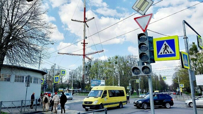 Сам себе гаишник: калининградцы жалуются на лужи и долгий уличный ремонт (фото) - Новости Калининграда | Фото Михаила Лаврускайтиса