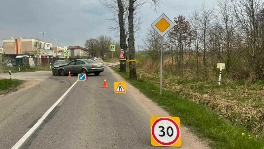 Под Гурьевском в неудачно завернувшую машину врезалось другое авто, есть пострадавшие - Новости Калининграда | Фото: пресс-служба регионального УМВД